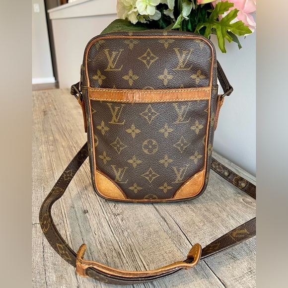 AUTHENTIC LOUIS VUITTON Brown Monogram Crossbody Bag - Picture 12 of 16